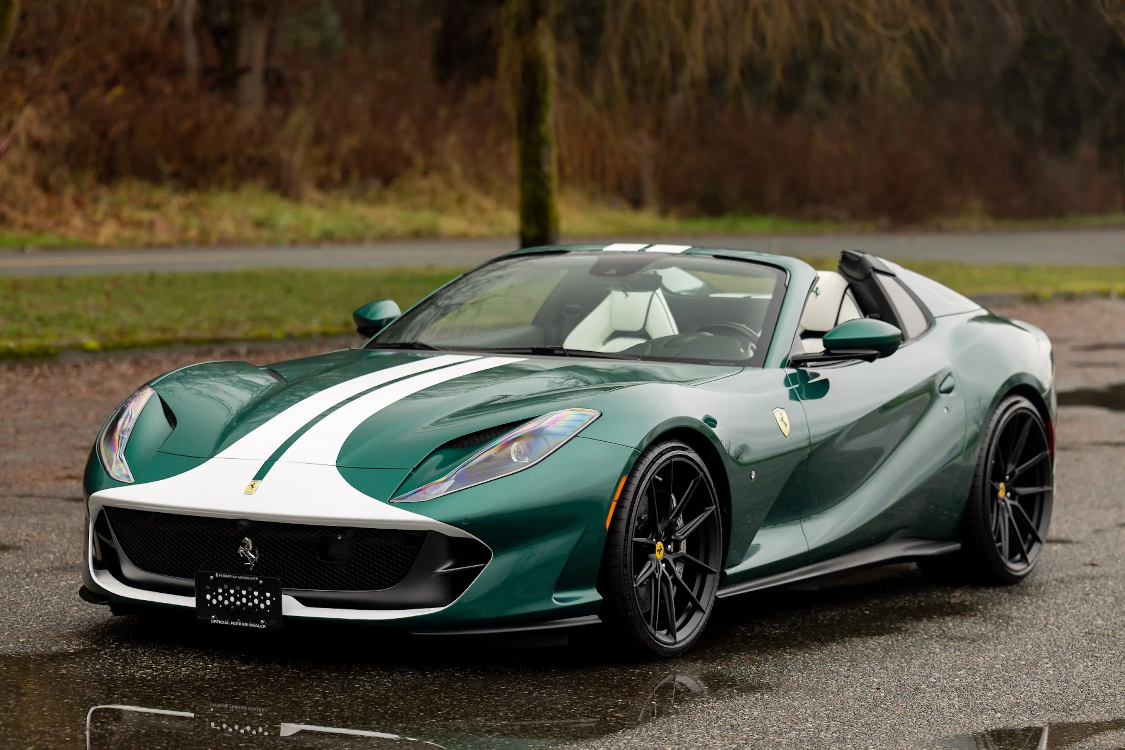グリーンFerrari 812 Superfast カタログ② 2022 Ferrari 812 GTS VIN ZFF97CMA7N0284579 | Hagerty Valuation Tools®